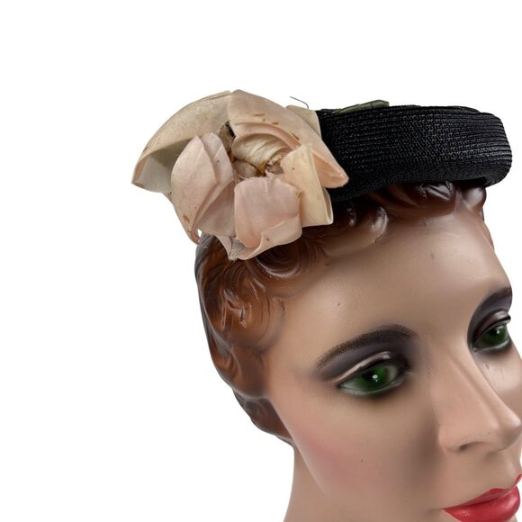 Vintage 50s Rose Hat Pink Black Woven Straw Round Pillbox Charmer - Picture 3 of 10